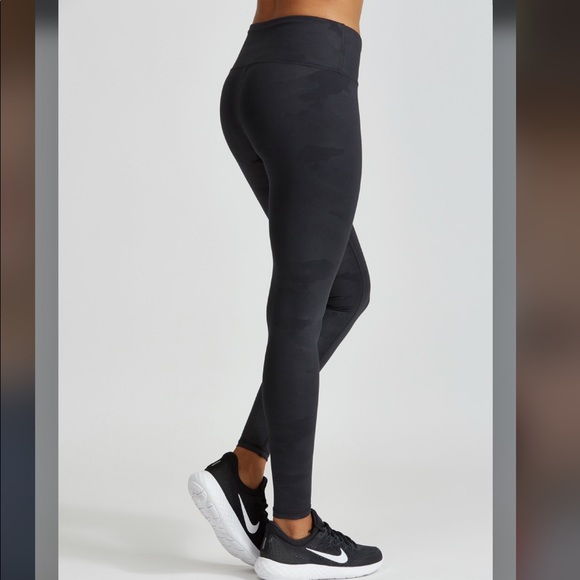 Noli Yoga Vivid Camo Legging - Picture 2 of 3